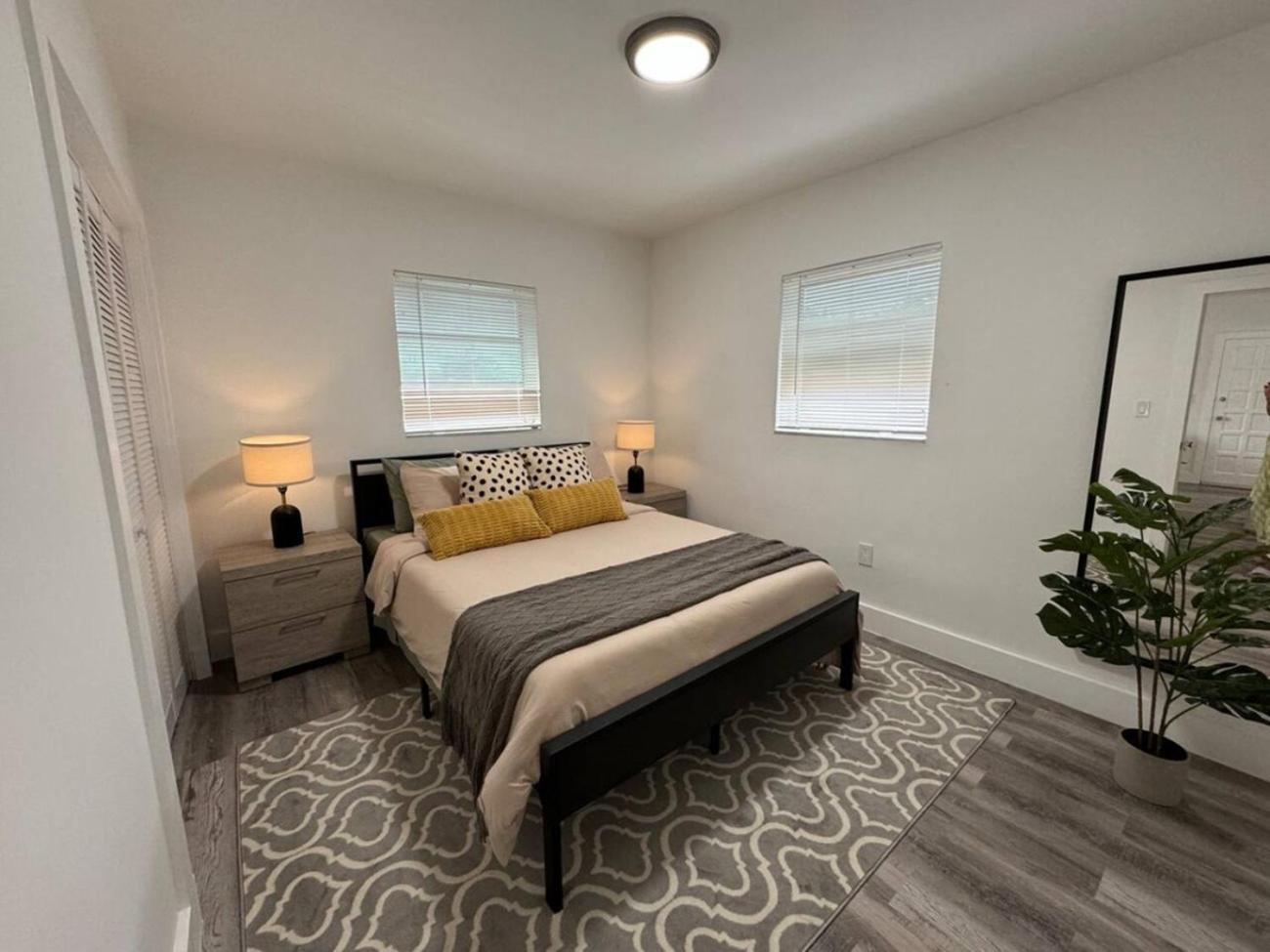 Remodeled Little Havanna Apartments Great Location Miami Exterior photo